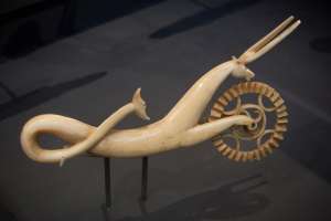 whale ivory hippocampus pie crimper